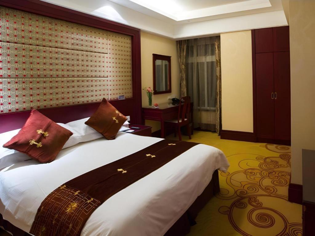 Feicheng Blossom Hotel Exterior photo